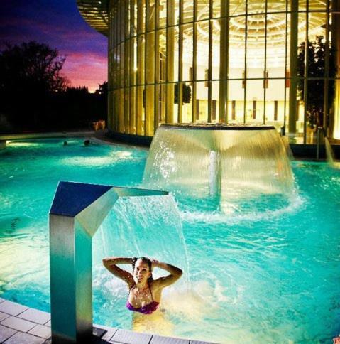 Aux Pieds Des Thermes Спа Екстер'єр фото